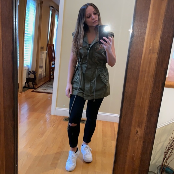 Green Vest - Picture 6 of 8